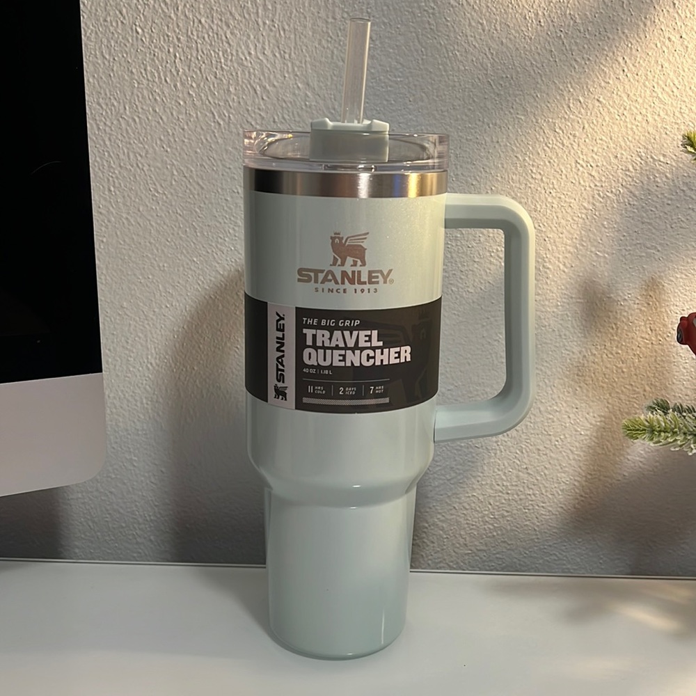 Stanley Adventure Quencher 40oz Tumbler ~ Spearmint Pearlescent